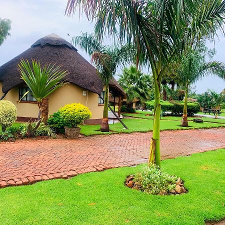 Riverstone Guest Lodge Harare Buitenkant foto