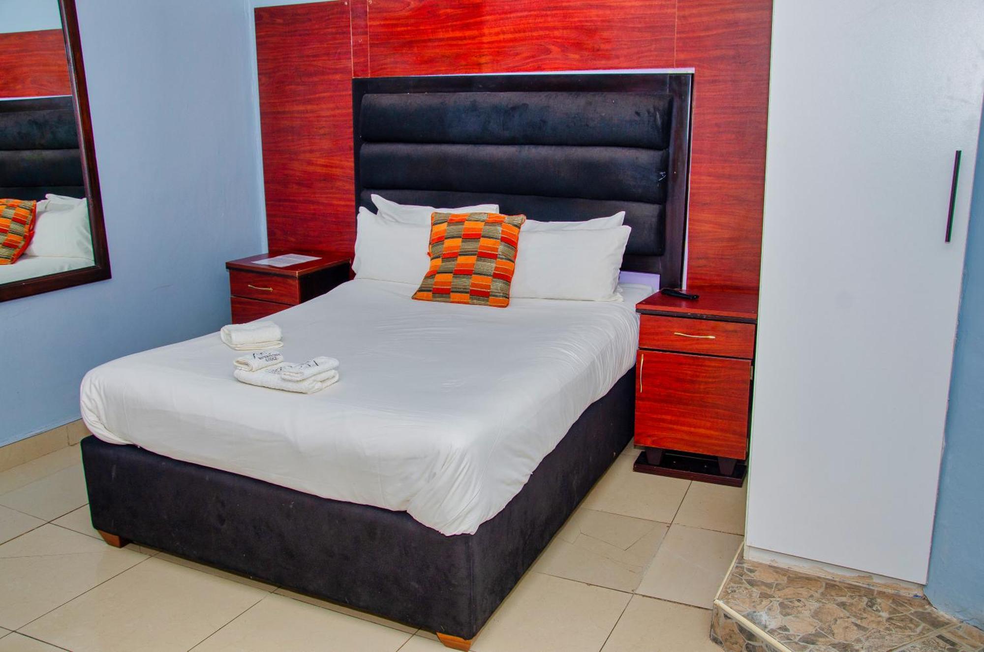 Riverstone Guest Lodge Harare Buitenkant foto