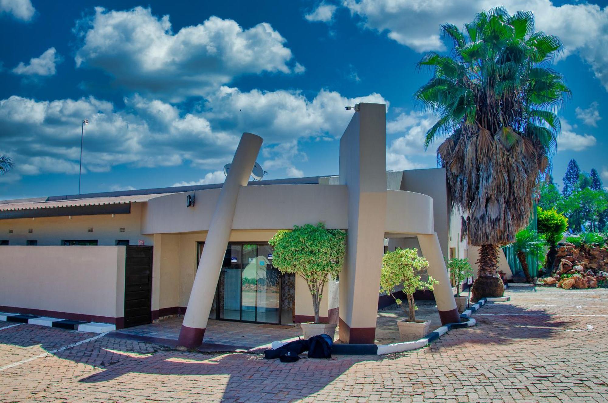 Riverstone Guest Lodge Harare Buitenkant foto