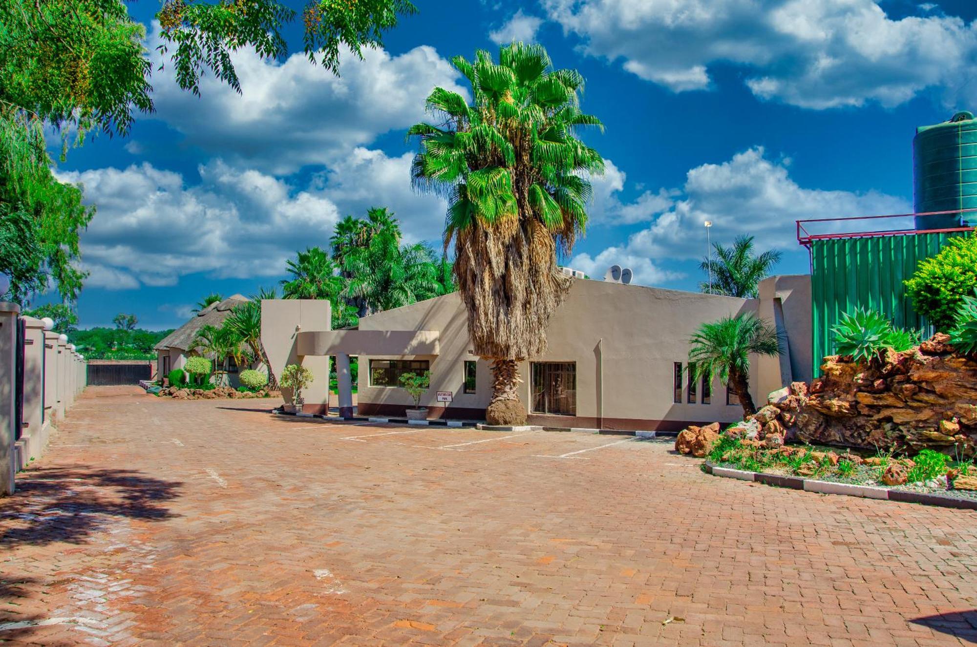 Riverstone Guest Lodge Harare Buitenkant foto