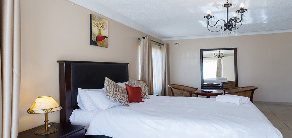 Riverstone Guest Lodge Harare Buitenkant foto