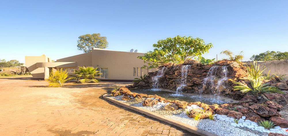 Riverstone Guest Lodge Harare Buitenkant foto